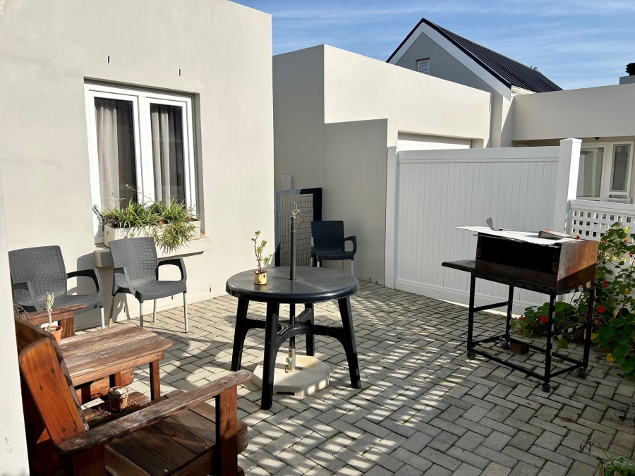 2 Bedroom Property for Sale in Fonteine Retirement Village Western Cape